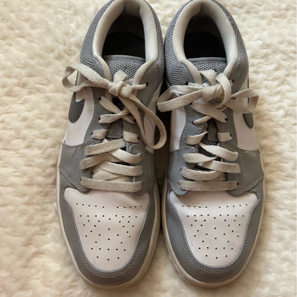 Air Jordan 1 Low White Cool Gray Wolf 553558-106. Men’s Size: 8.5 Year 2014 Rare